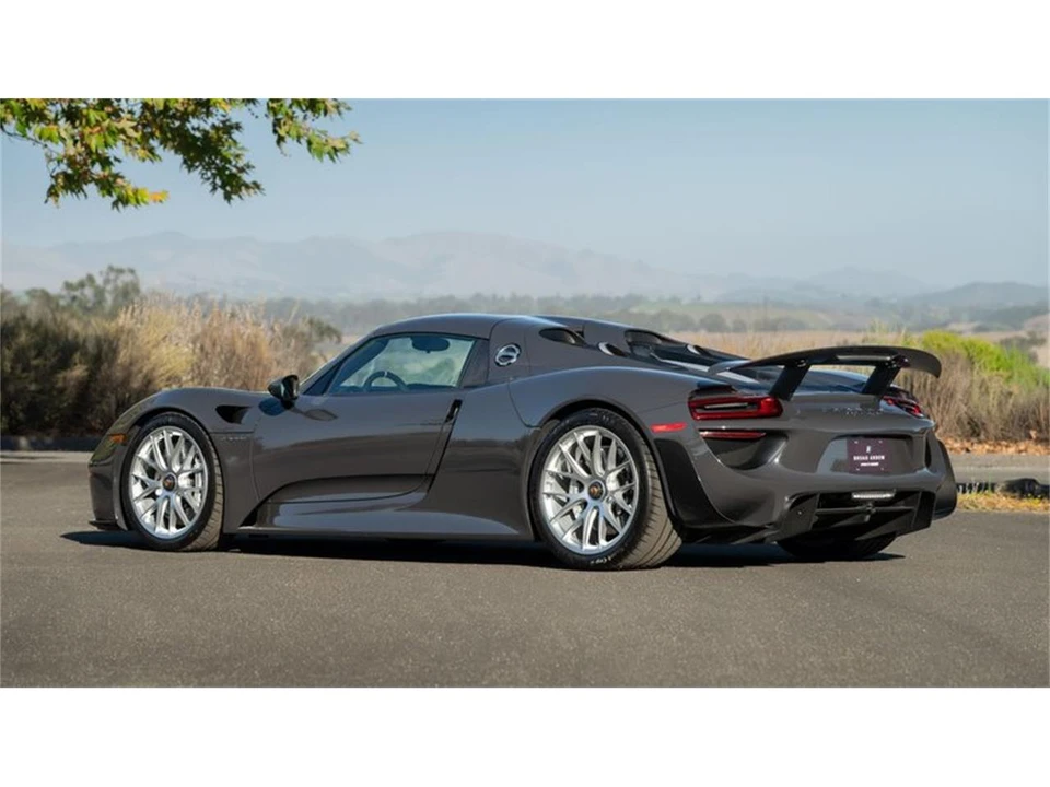 2015 Porsche 918 Spyder - Image 17 of 31