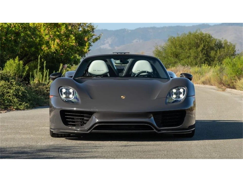 2015 Porsche 918 Spyder - Image 7 of 31