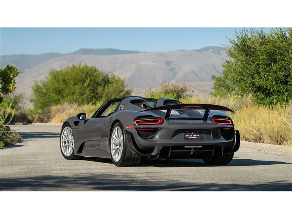 2015 Porsche 918 Spyder - Image 3 of 31