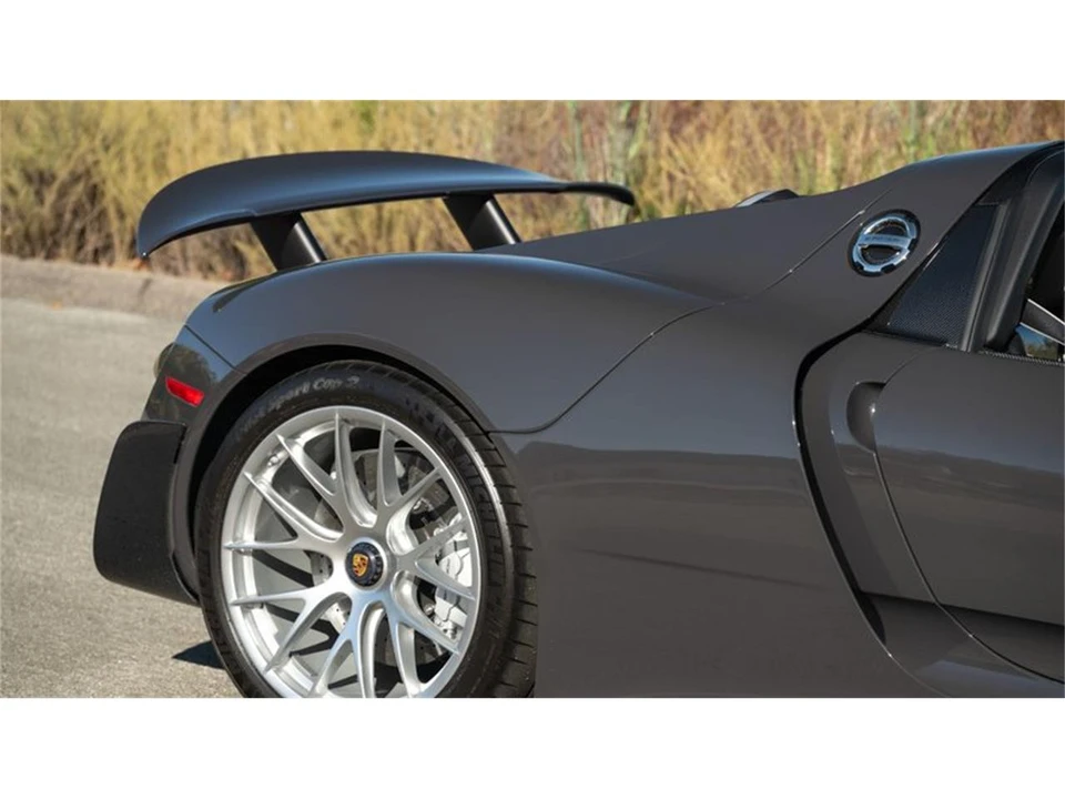 2015 Porsche 918 Spyder - Image 25 of 31