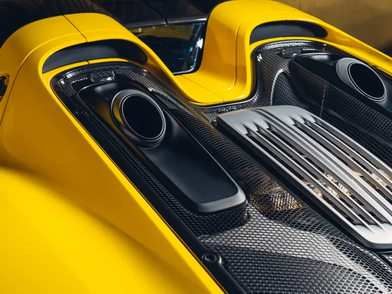 2015 Porsche 918 Spyder - Image 4 of 31