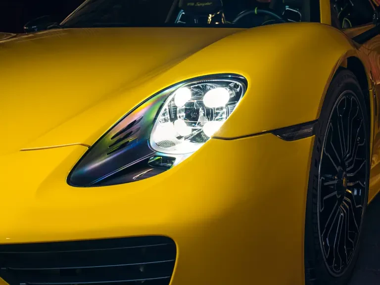 2015 Porsche 918 Spyder - Image 27 of 31