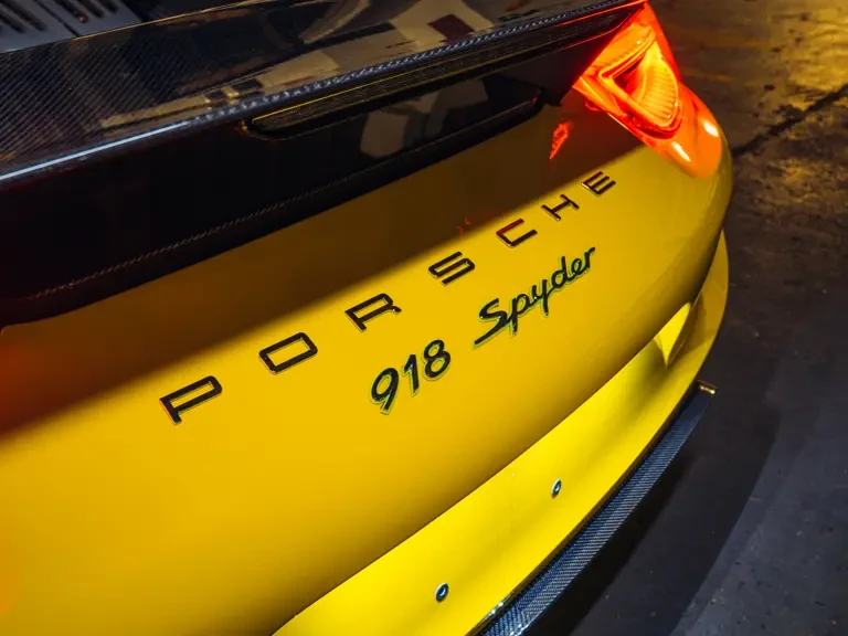 2015 Porsche 918 Spyder - Image 8 of 31