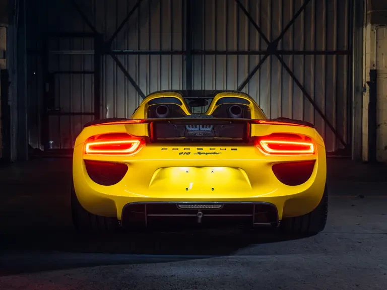 2015 Porsche 918 Spyder - Image 10 of 31