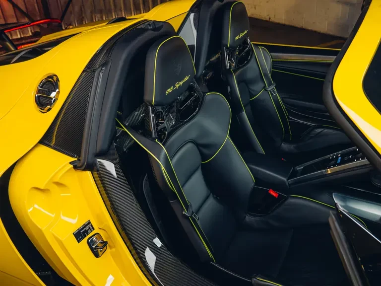 2015 Porsche 918 Spyder - Image 15 of 31