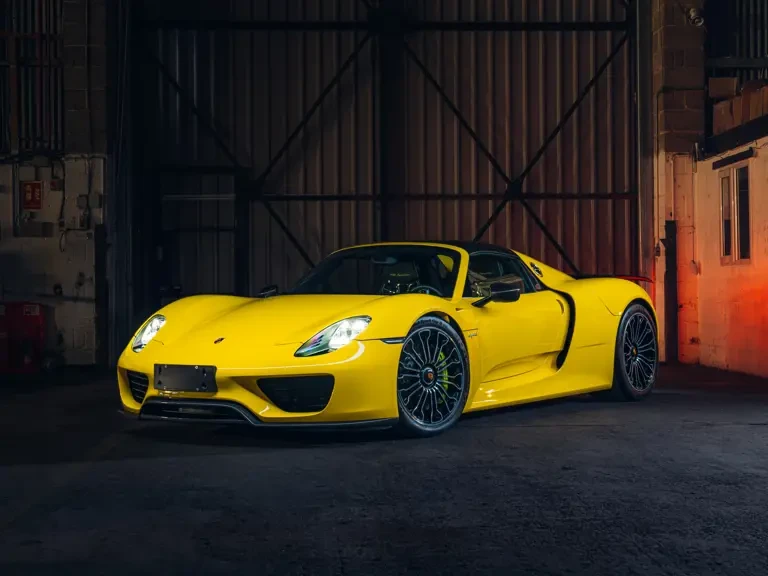 2015 Porsche 918 Spyder - Image 12 of 31