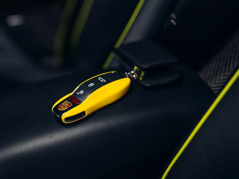 2015 Porsche 918 Spyder - Image 18 of 31