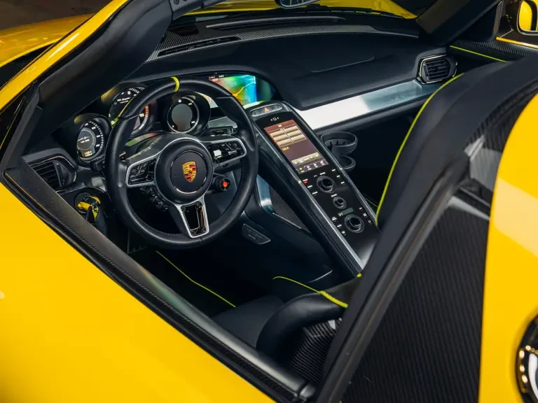 2015 Porsche 918 Spyder - Image 14 of 31