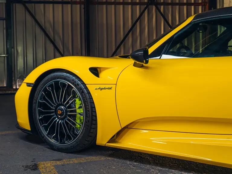 2015 Porsche 918 Spyder - Image 29 of 31