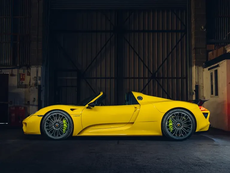 2015 Porsche 918 Spyder - Image 6 of 31
