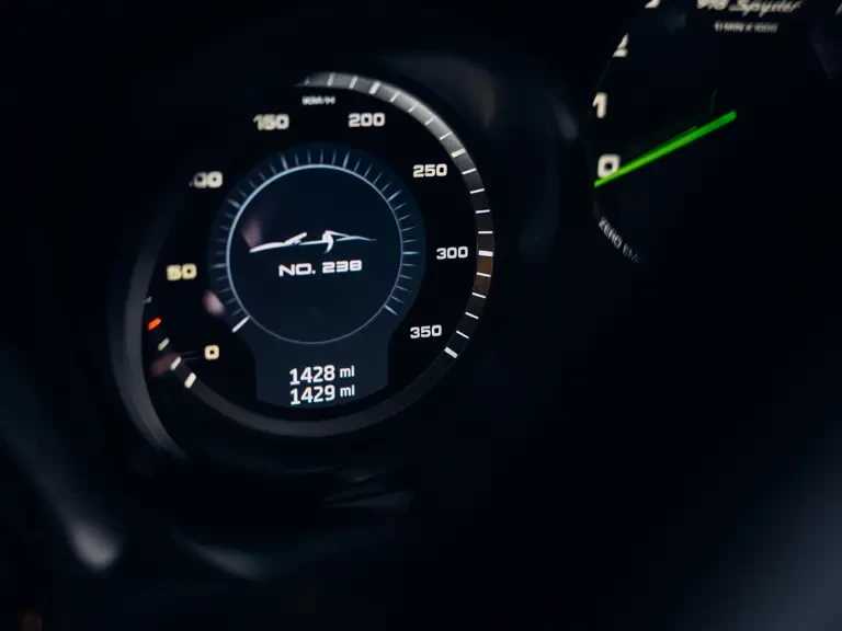 2015 Porsche 918 Spyder - Image 17 of 31