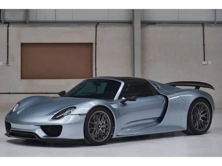 2015 Porsche 918 Spyder - Image 21 of 23