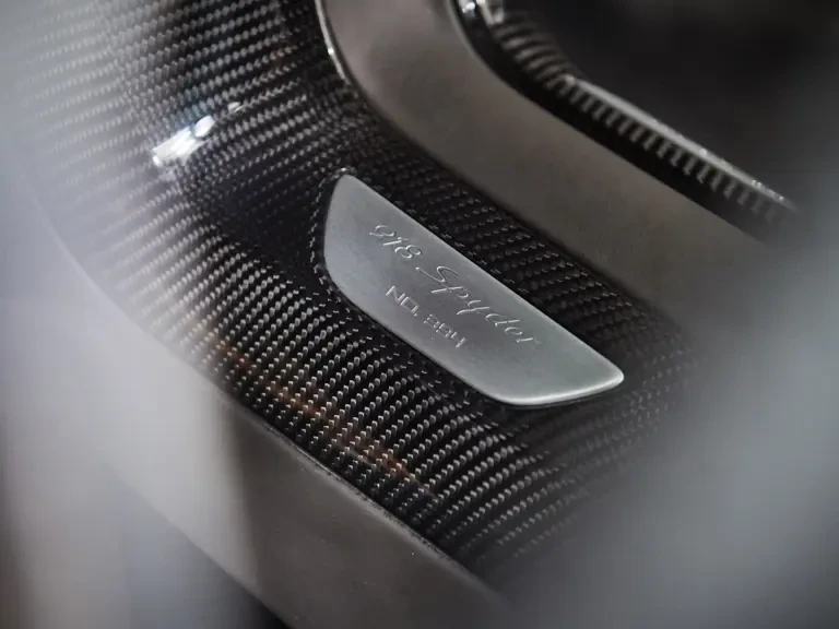 2015 Porsche 918 Spyder - Image 20 of 23