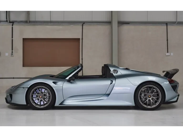 2015 Porsche 918 Spyder - Image 6 of 23