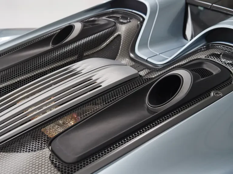 2015 Porsche 918 Spyder - Image 19 of 23
