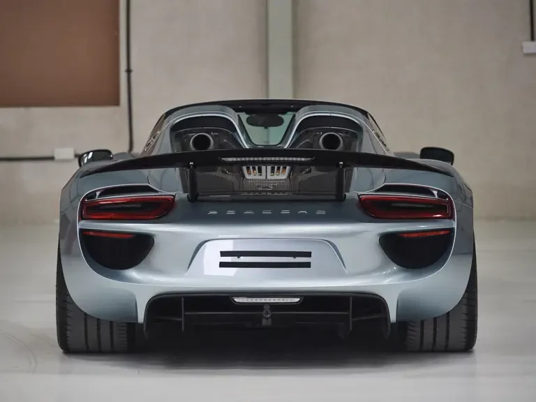 2015 Porsche 918 Spyder - Image 9 of 23