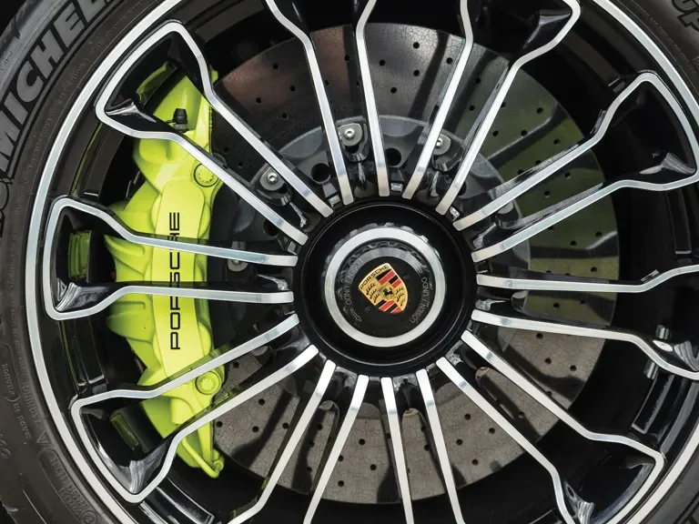 2015 Porsche 918 Spyder - Image 25 of 31