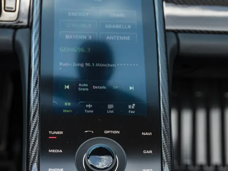 2015 Porsche 918 Spyder - Image 16 of 31