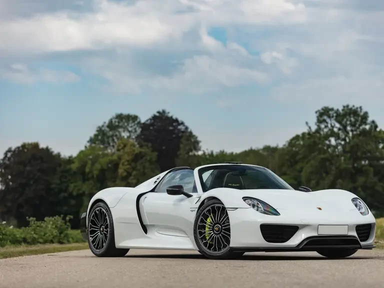 2015 Porsche 918 Spyder - Image 2 of 31