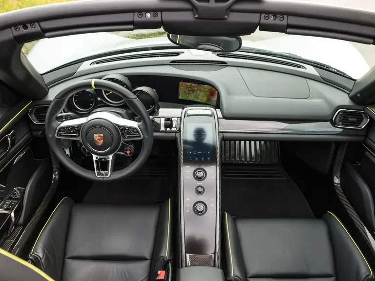 2015 Porsche 918 Spyder - Image 5 of 31