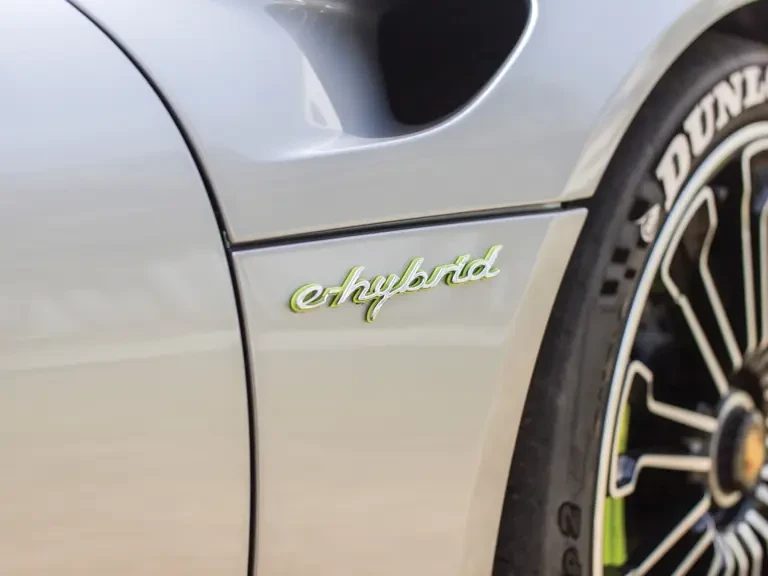 2015 Porsche 918 Spyder - Image 9 of 31