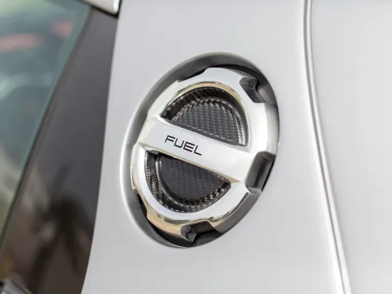 2015 Porsche 918 Spyder - Image 24 of 31
