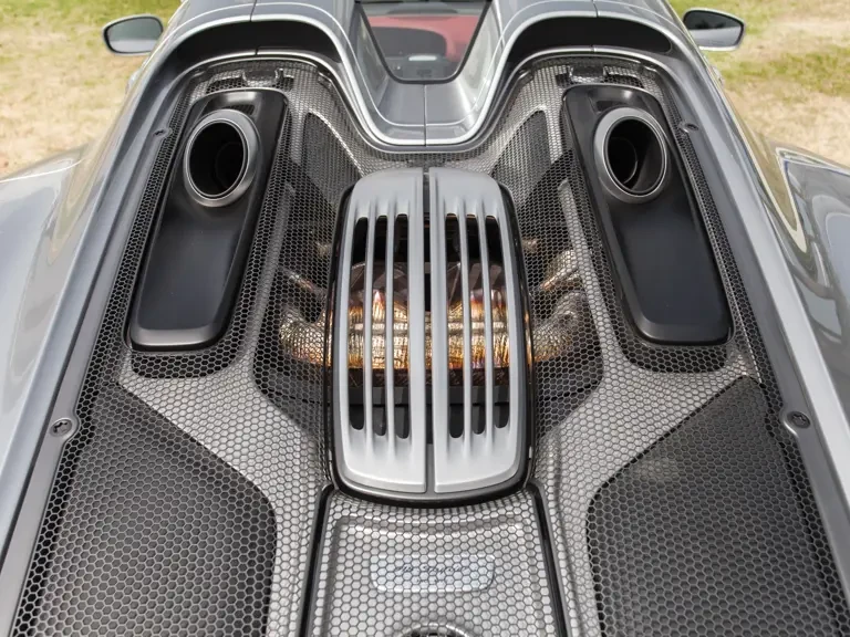 2015 Porsche 918 Spyder - Image 4 of 31