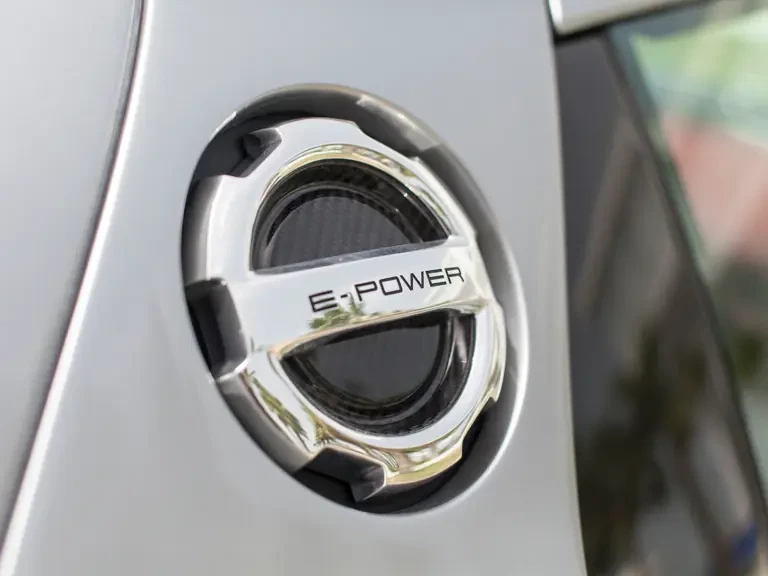 2015 Porsche 918 Spyder - Image 23 of 31