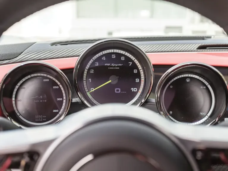 2015 Porsche 918 Spyder - Image 14 of 31