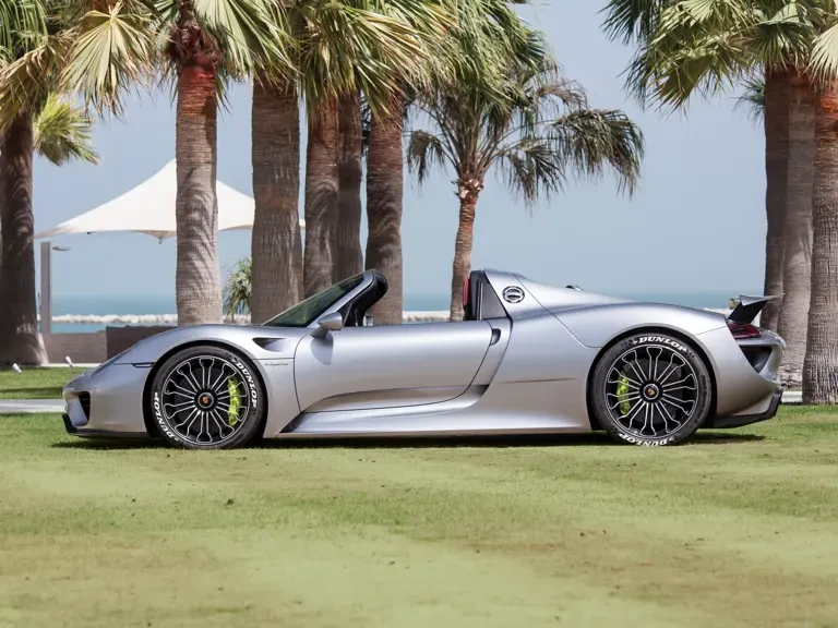 2015 Porsche 918 Spyder - Image 6 of 31