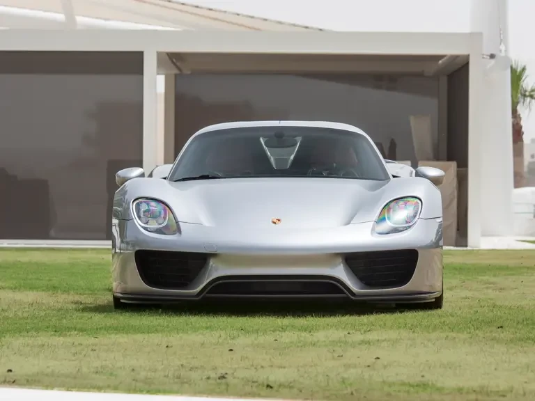 2015 Porsche 918 Spyder - Image 10 of 31