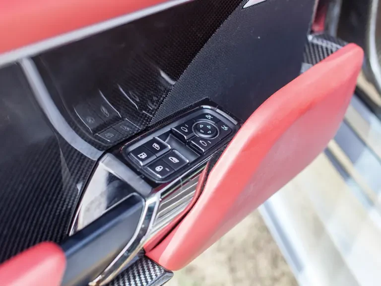 2015 Porsche 918 Spyder - Image 17 of 31
