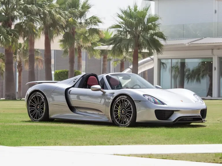 2015 Porsche 918 Spyder - Image 2 of 31