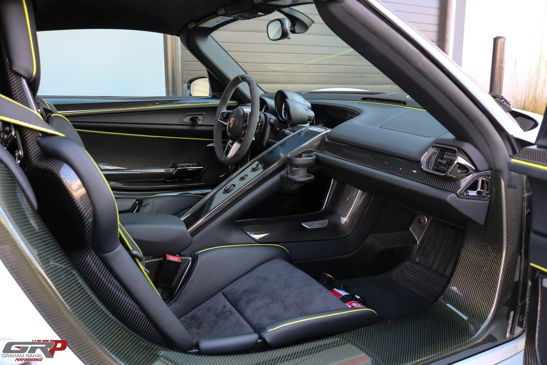 2015 Porsche 918 Spyder - Image 14 of 18