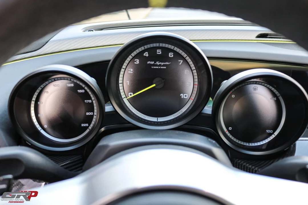 2015 Porsche 918 Spyder - Image 17 of 18