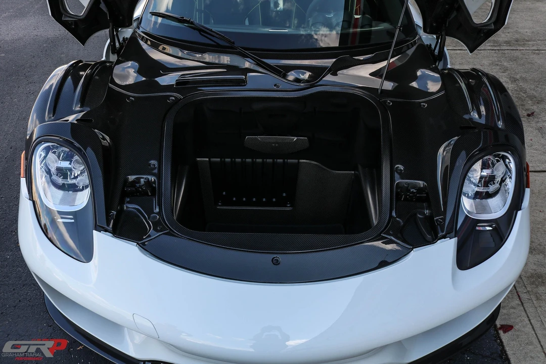 2015 Porsche 918 Spyder - Image 16 of 18