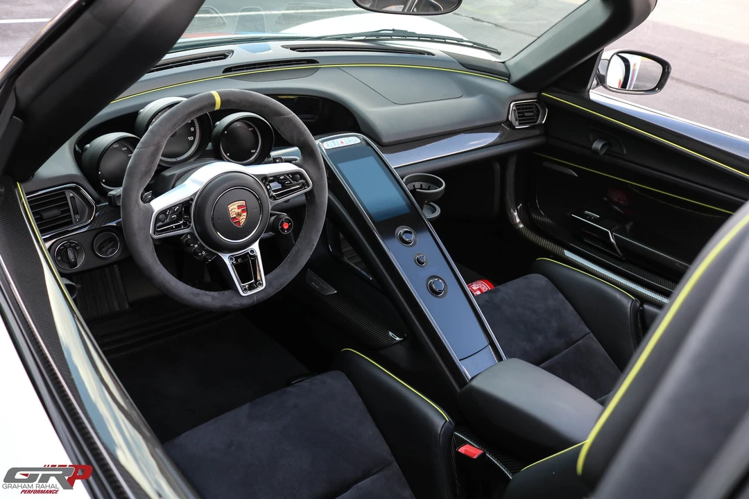 2015 Porsche 918 Spyder - Image 9 of 18