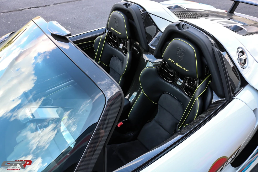 2015 Porsche 918 Spyder - Image 10 of 18