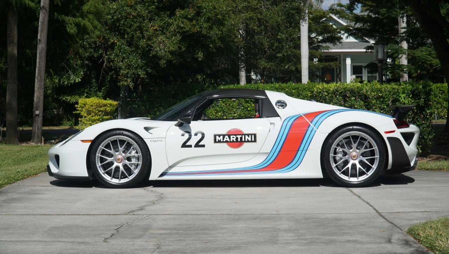 2015 Porsche 918 Spyder - Image 17 of 31