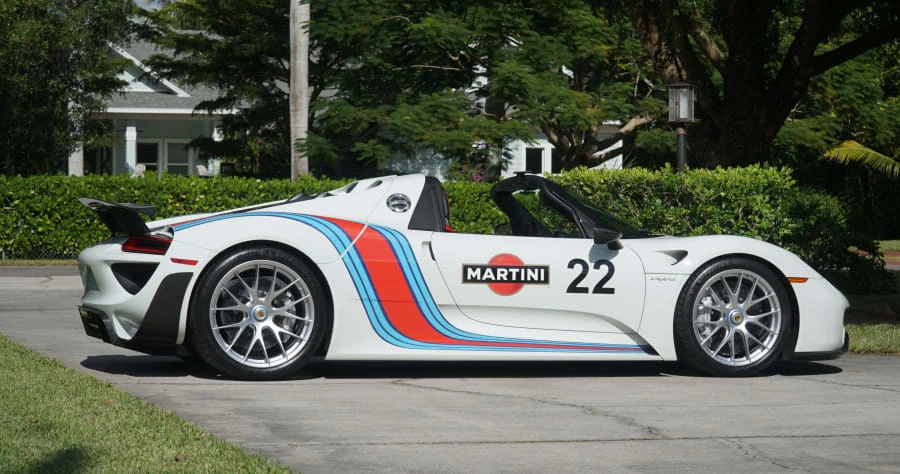 2015 Porsche 918 Spyder - Image 12 of 31