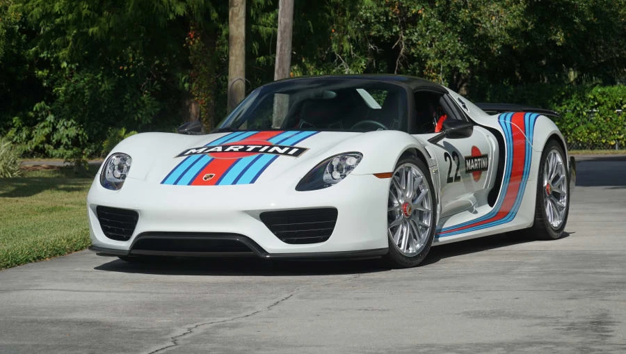 2015 Porsche 918 Spyder - Image 13 of 31