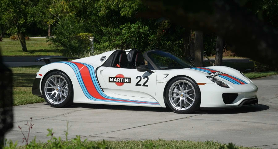 2015 Porsche 918 Spyder - Image 10 of 31