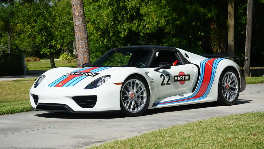 2015 Porsche 918 Spyder - Image 16 of 31