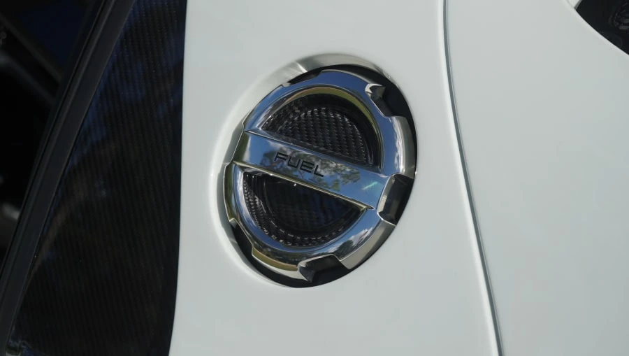 2015 Porsche 918 Spyder - Image 29 of 31