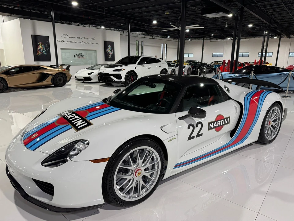 2015 Porsche 918 Spyder - Image 11 of 12