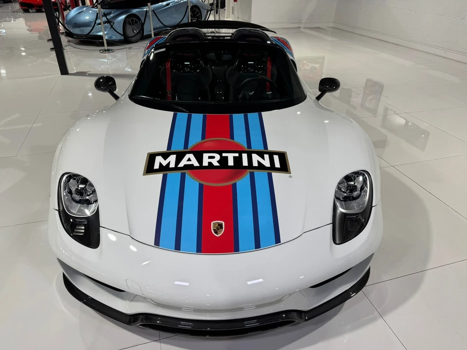 2015 Porsche 918 Spyder - Image 2 of 12