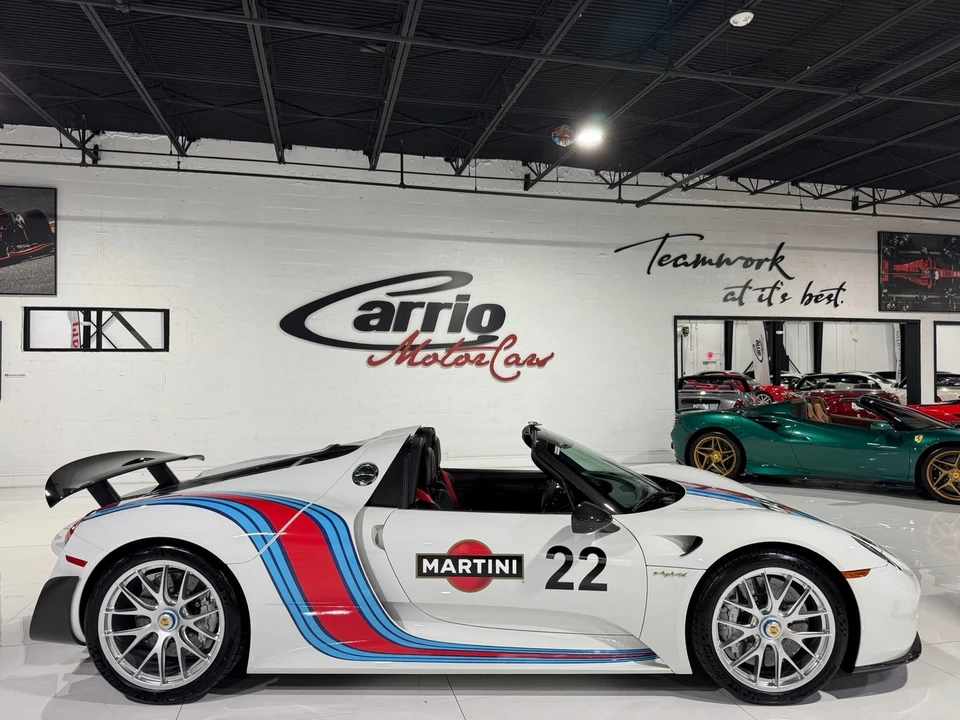 2015 Porsche 918 Spyder - Image 8 of 12