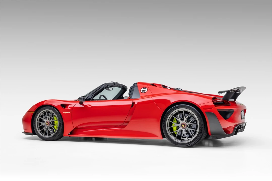 2015 Porsche 918 Spyder - Image 7 of 31