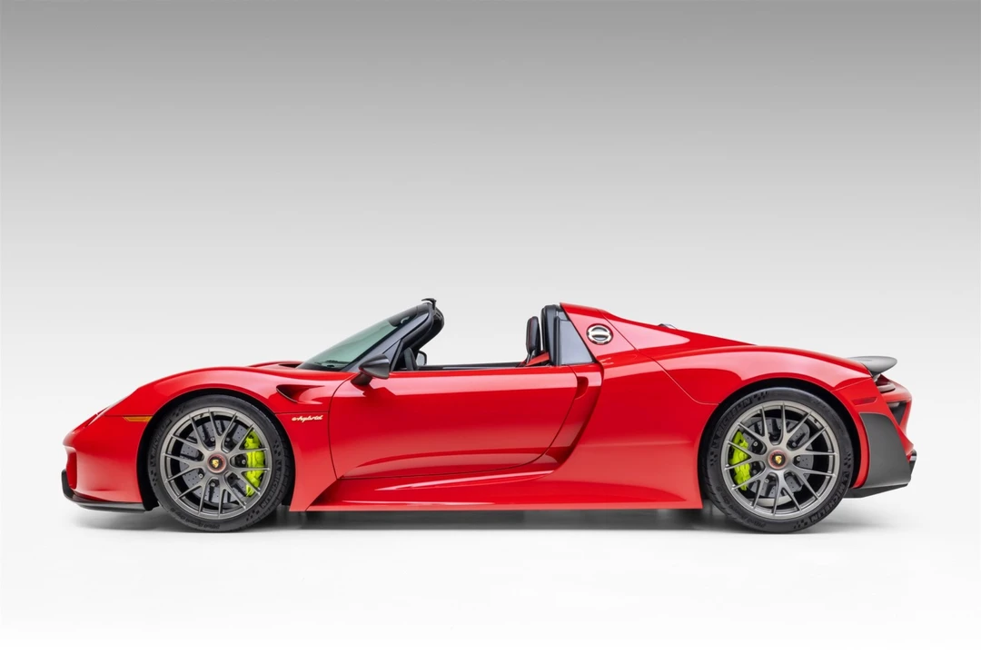 2015 Porsche 918 Spyder - Image 5 of 31