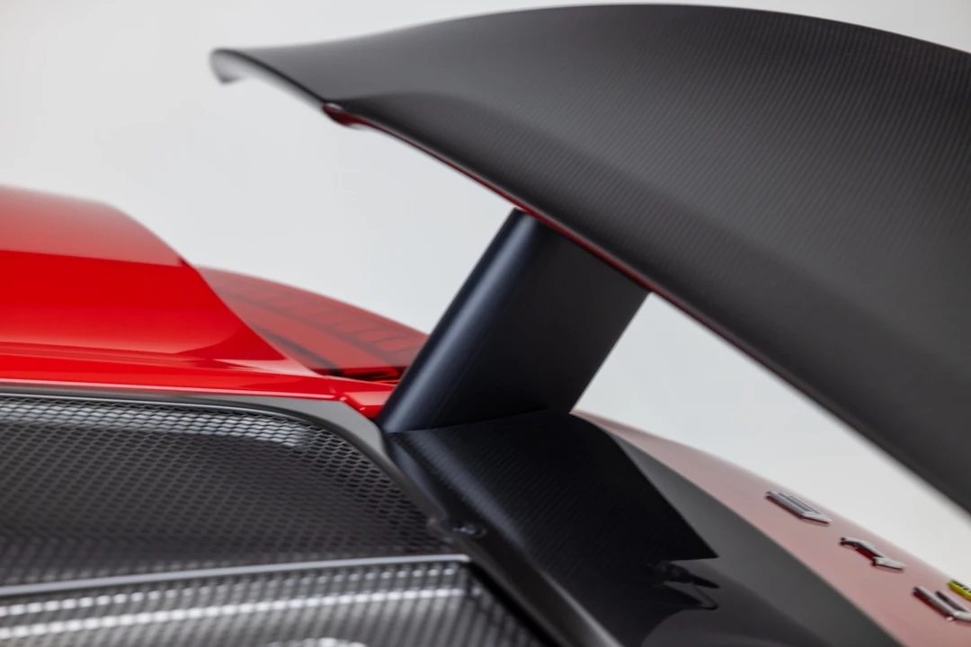 2015 Porsche 918 Spyder - Image 28 of 31